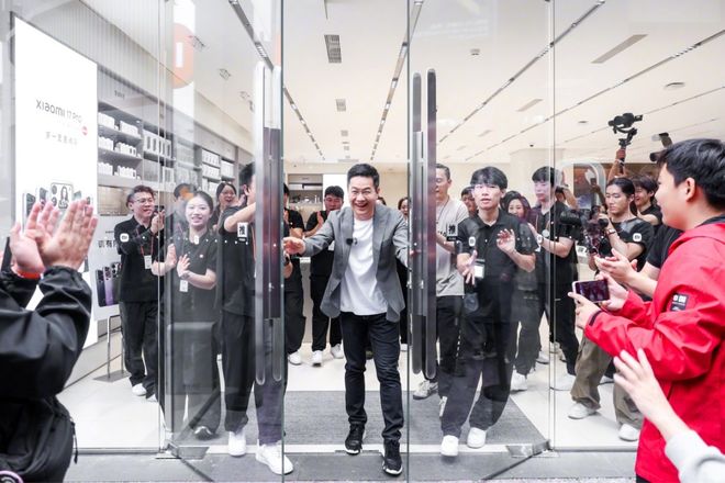 a 研发机器人项目；国内发布「脑机接口标准」 极客早知道CQ9电子登录小米17开售5分钟破国产机销售纪录；Met(图5)